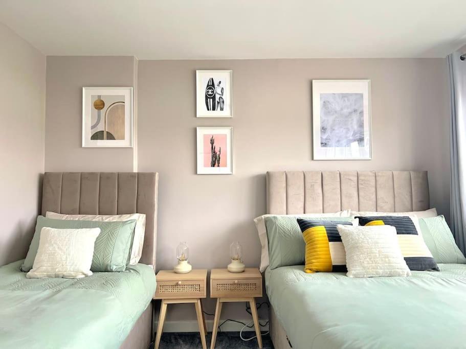 Quirky, Family Home In Glasgow Cardonald Dış mekan fotoğraf