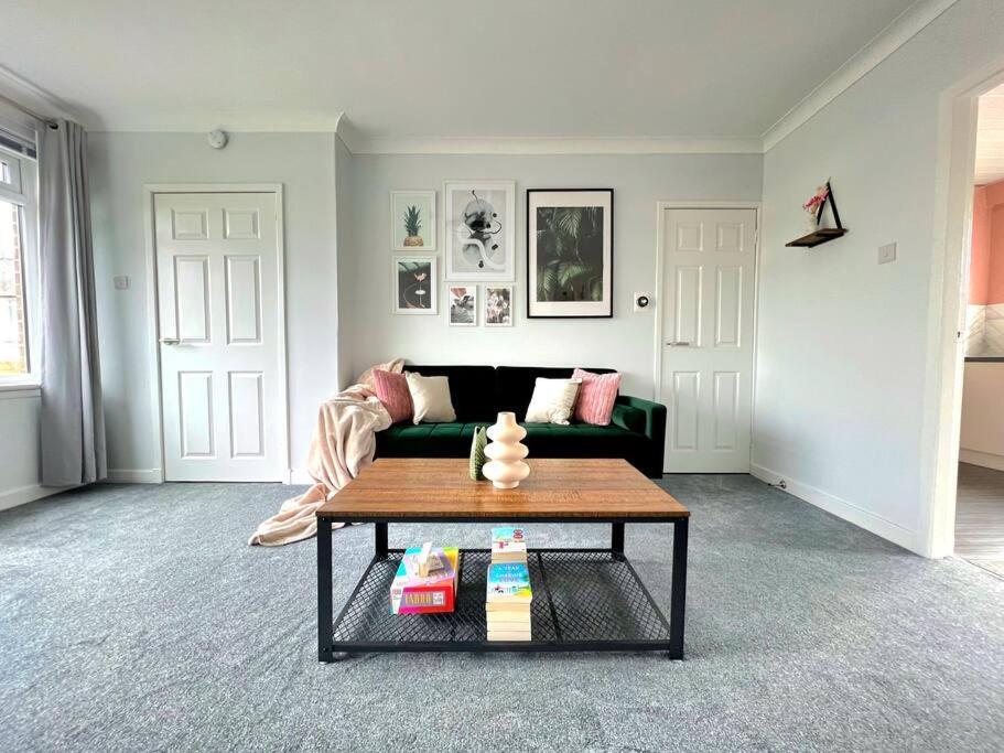 Quirky, Family Home In Glasgow Cardonald Dış mekan fotoğraf