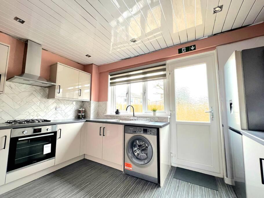Quirky, Family Home In Glasgow Cardonald Dış mekan fotoğraf