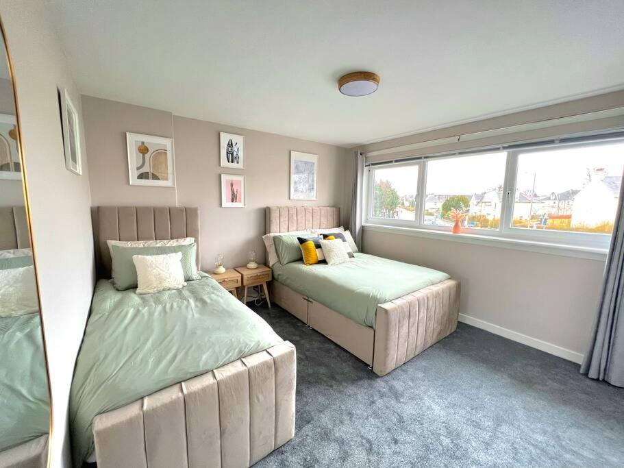 Quirky, Family Home In Glasgow Cardonald Dış mekan fotoğraf